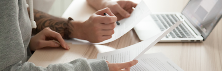 CINQ CONSEILS POUR RÉUSSIR SES RÉSOLUTIONS DU NOUVEL AN AU TRAVAIL POUR UN JOB ETUDIANT