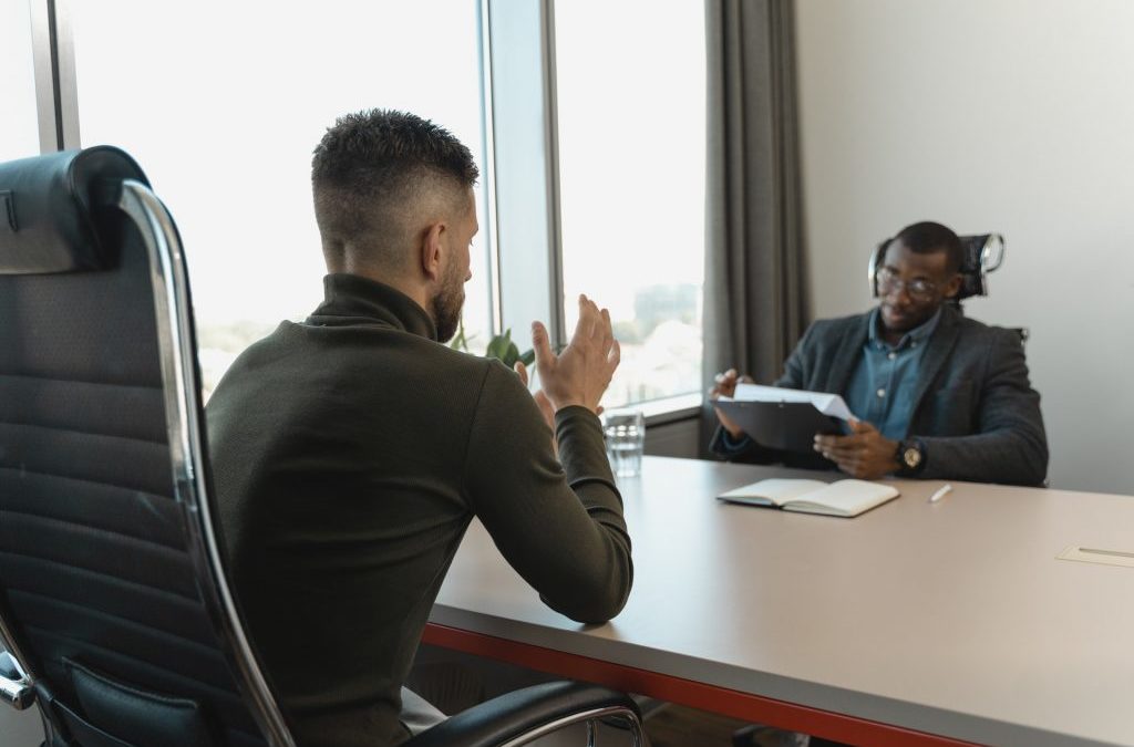 COMMENT TROUVER UN TRAVAIL CONTRACTUEL