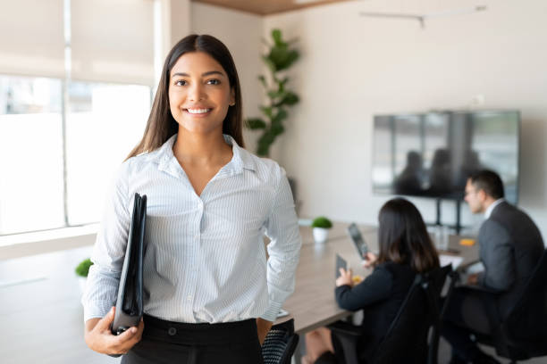 Placement hôte et hôtesse a Lyon : Recrutement de personnel de bureau : Pourquoi vous devriez faire appel à des agences de placement ?